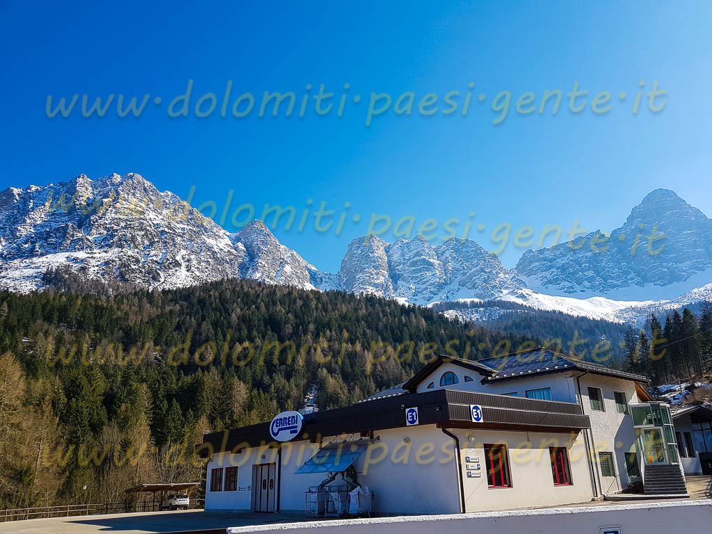 http://www.dolomiti-paesi-gente.it