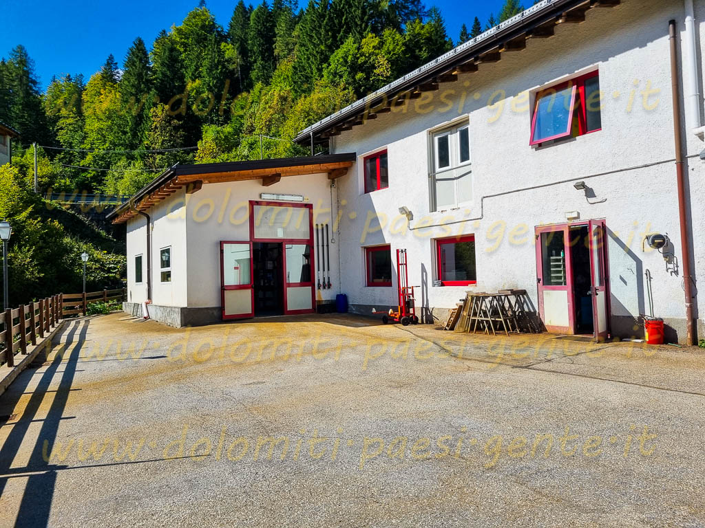 http://www.dolomiti-paesi-gente.it