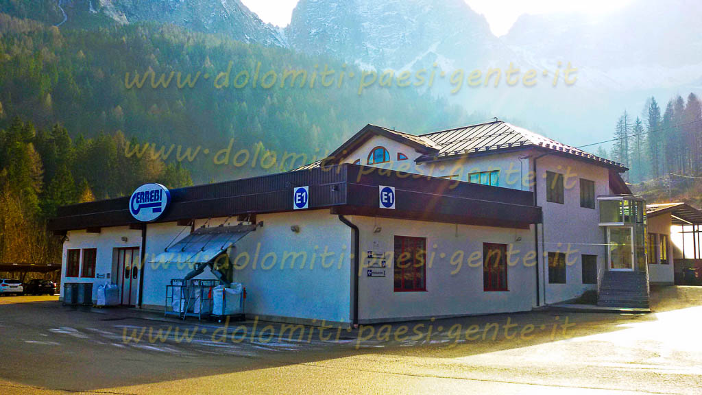 http://www.dolomiti-paesi-gente.it