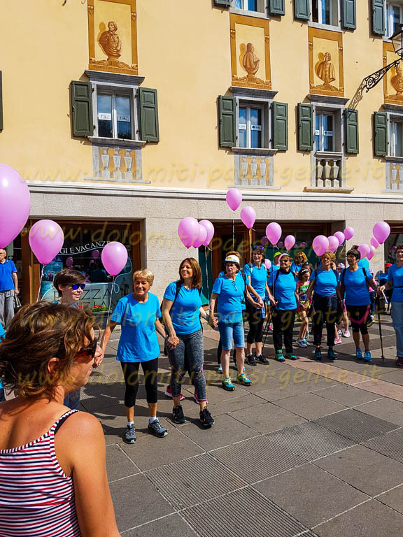 http://www.dolomiti-paesi-gente.it
