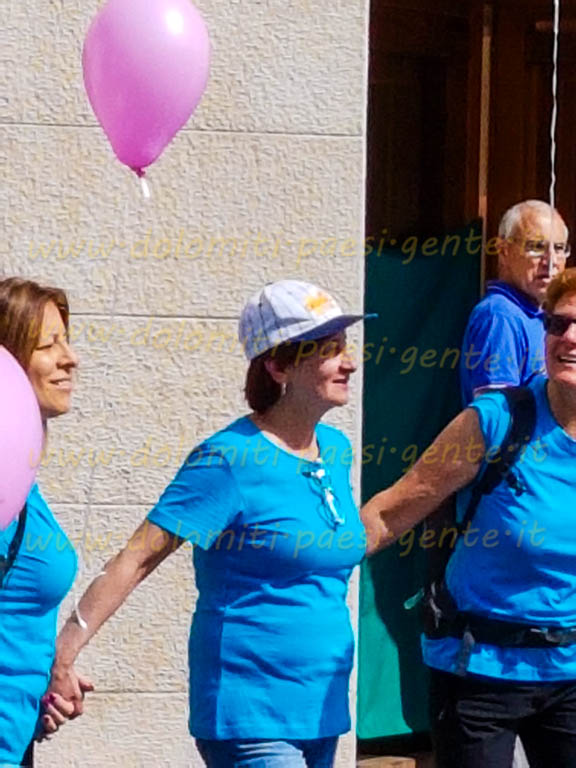 http://www.dolomiti-paesi-gente.it