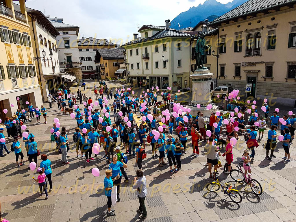 http://www.dolomiti-paesi-gente.it