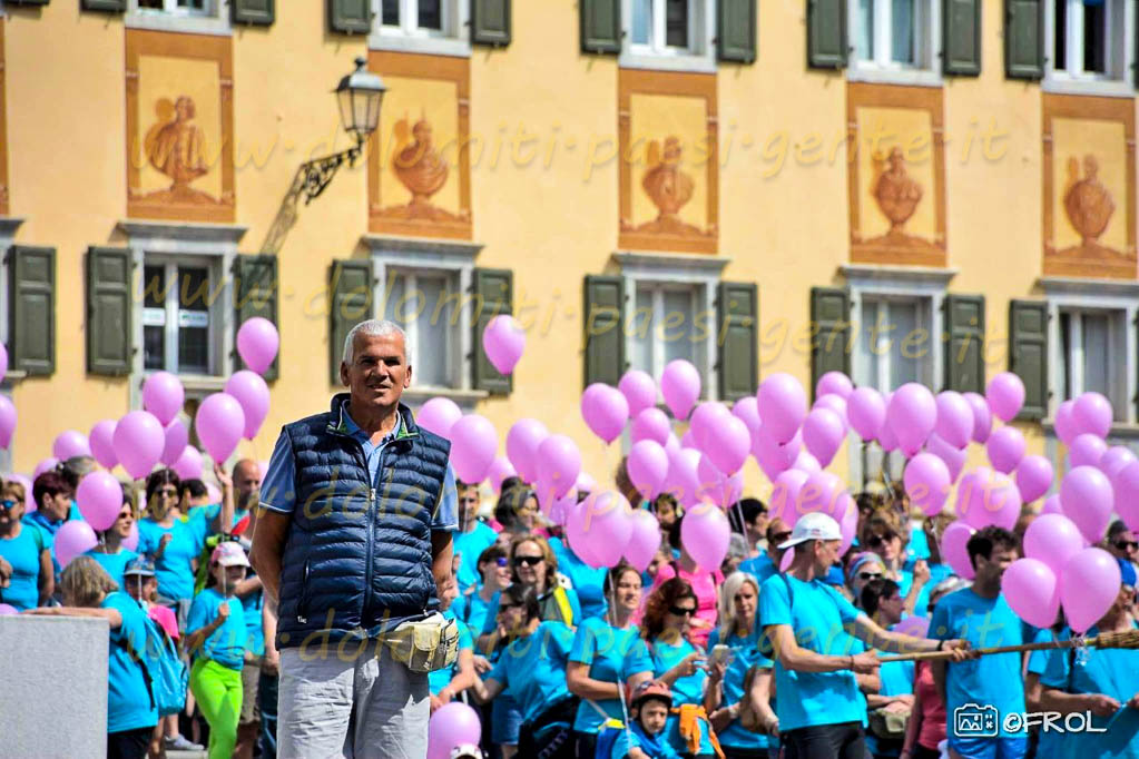 http://www.dolomiti-paesi-gente.it