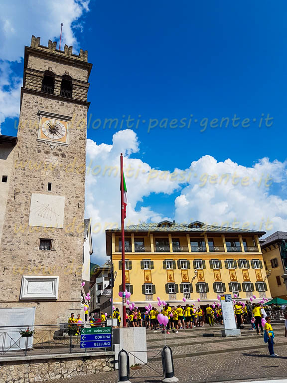 http://www.dolomiti-paesi-gente.it