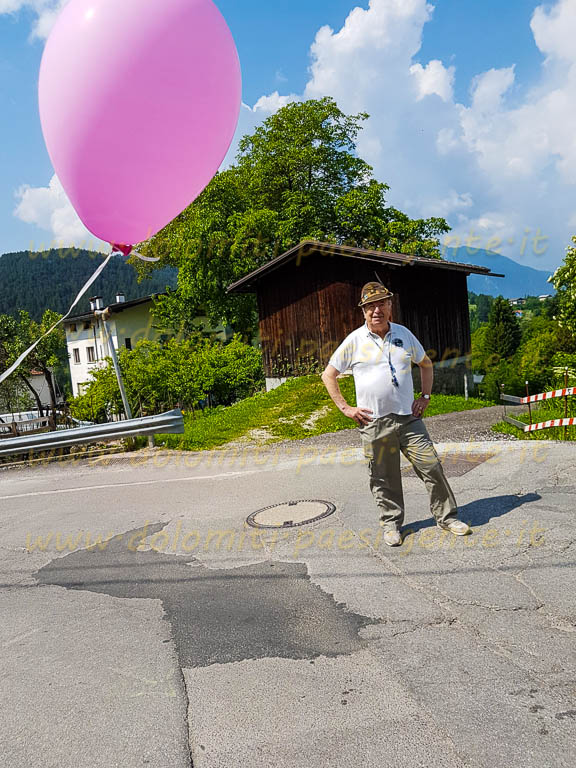 http://www.dolomiti-paesi-gente.it
