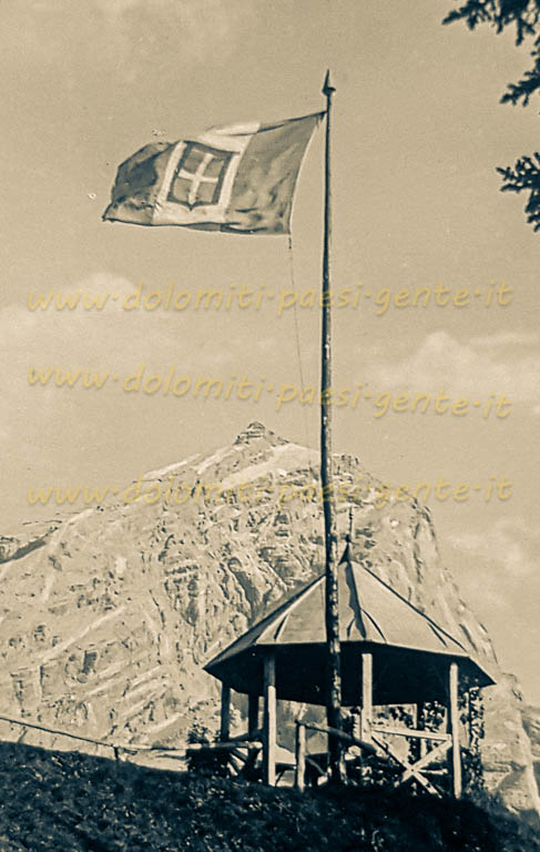 http://www.dolomiti-paesi-gente.it