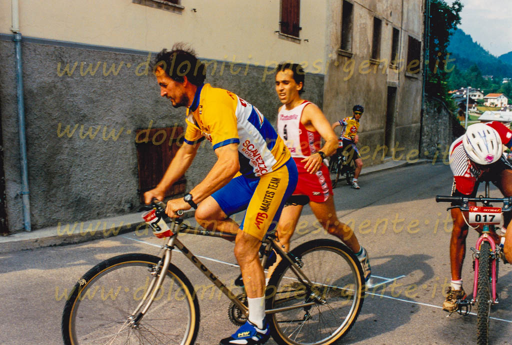 http://www.dolomiti-paesi-gente.it
