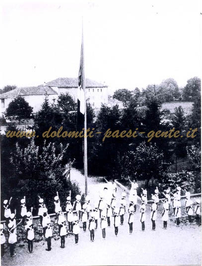 F204 Colonia Elioterapica a Cavarzano (Mur di Cadola), Belluno estate 1935