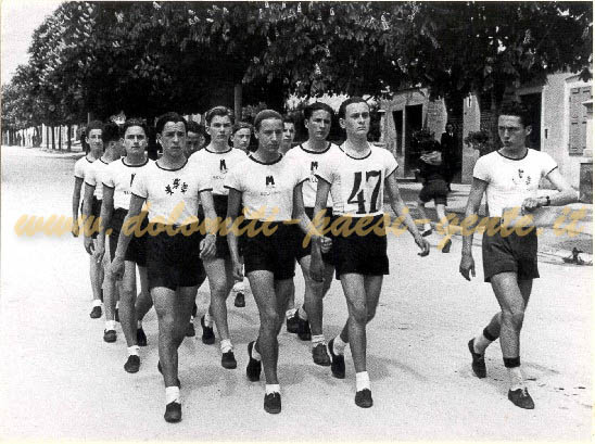 F206 gara di regolarità per manipoli della G.I.L., Belluno Viale Fantuzzi maggio 1940