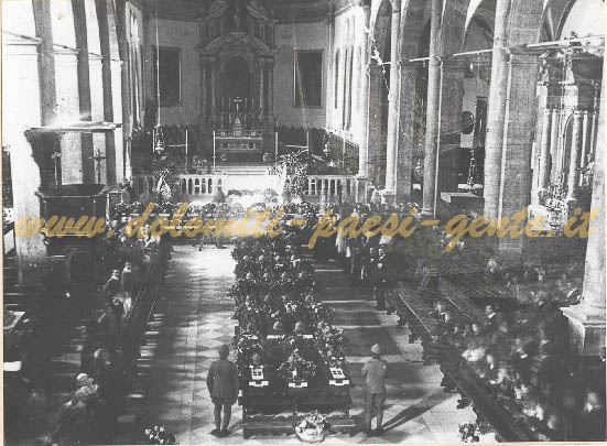 F208 cerimonia funebre in Duomo ai caduti della guerra 1915-1918 Belluno