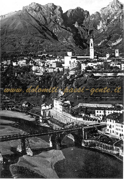 Ponte provvisorio in legno sul Piave, costruito dal Genio Militare Italiano dopo la rioccupazione della città-Belluno 191~1