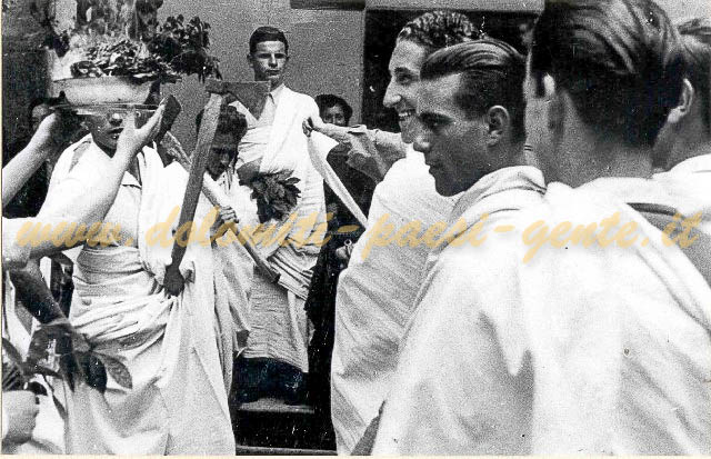 F97 - Comitium senatorium - degli studenti maturi del R. Liceo Ginnasio -Tiziano- Belluno maggio 1943