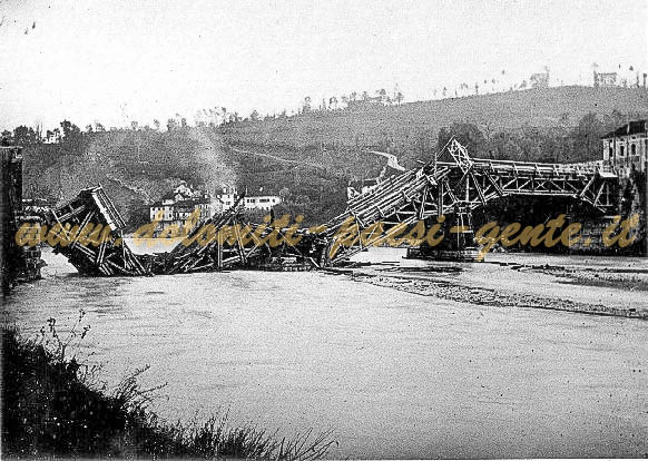 F107 Ponte di legno sul fiume Piave, costruito dagli austroungarici e dagli stessi in ritirata distrutto il 31 ottobre (o~1