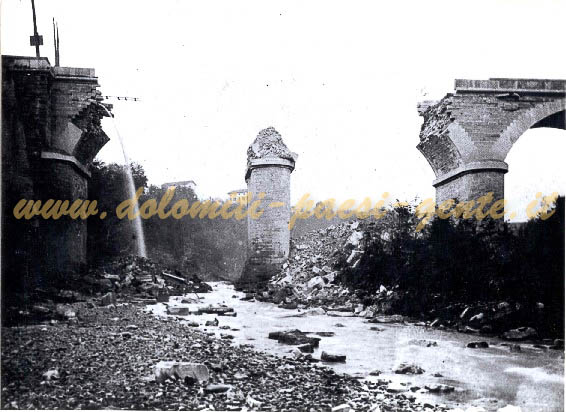 F144 Il Ponte Nuovo demolito dagli austriaci in ritirata, Belluno novembre 1918