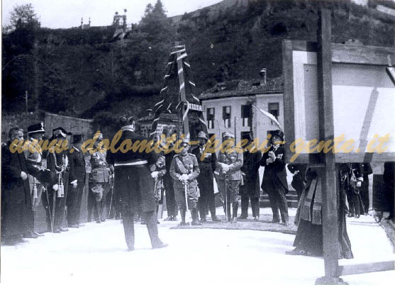 F147 Il Re Vittorio Emanuele III sul ponte della Vittoria il giorno dell'inaugurazione, Belluno 23 maggio 1926