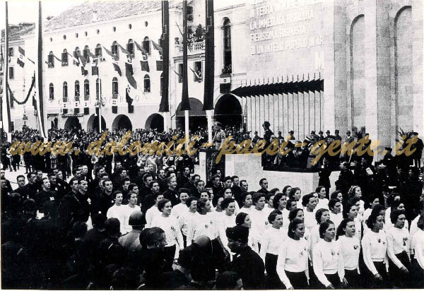 F161 La Corale Bellunese in Campedel davanti al Duce, Belluno 24 settembre 1938