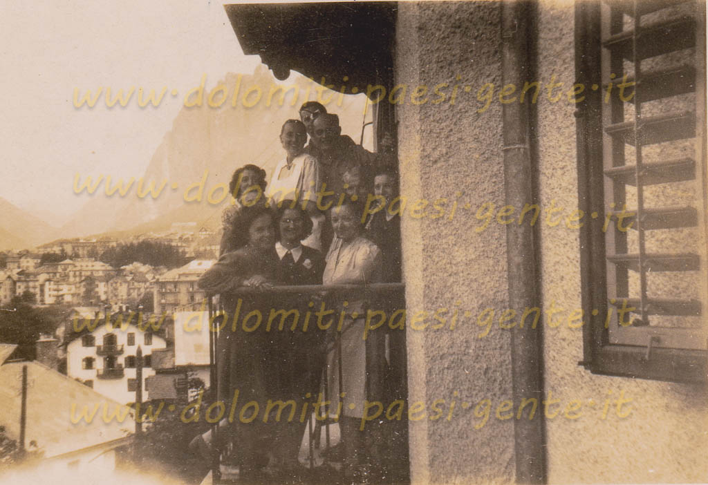 http://www.dolomiti-paesi-gente.it