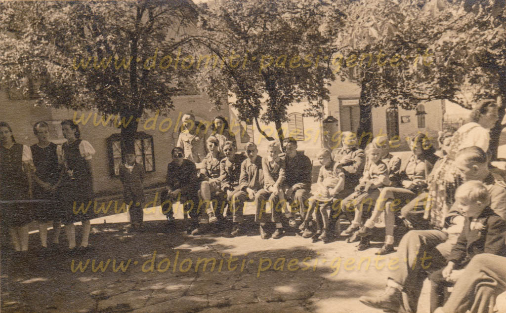 http://www.dolomiti-paesi-gente.it