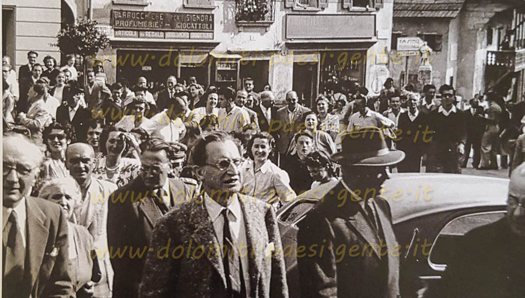 http://www.dolomiti-paesi-gente.it