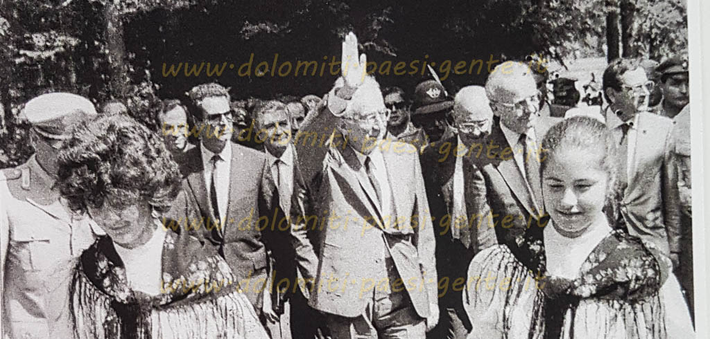 http://www.dolomiti-paesi-gente.it