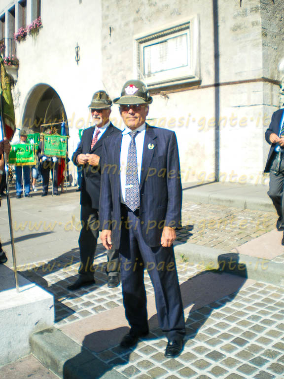 http://www.dolomiti-paesi-gente.it
