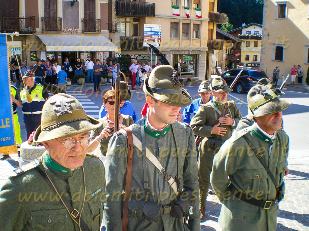 http://www.dolomiti-paesi-gente.it