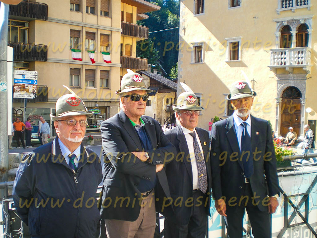 http://www.dolomiti-paesi-gente.it