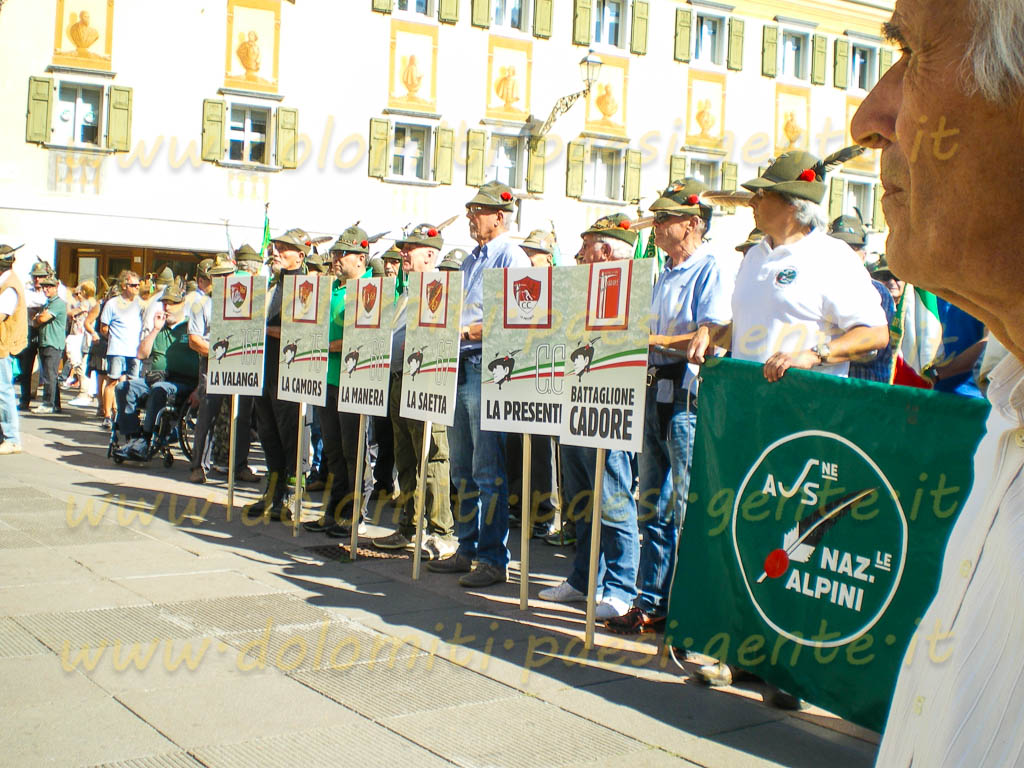 http://www.dolomiti-paesi-gente.it