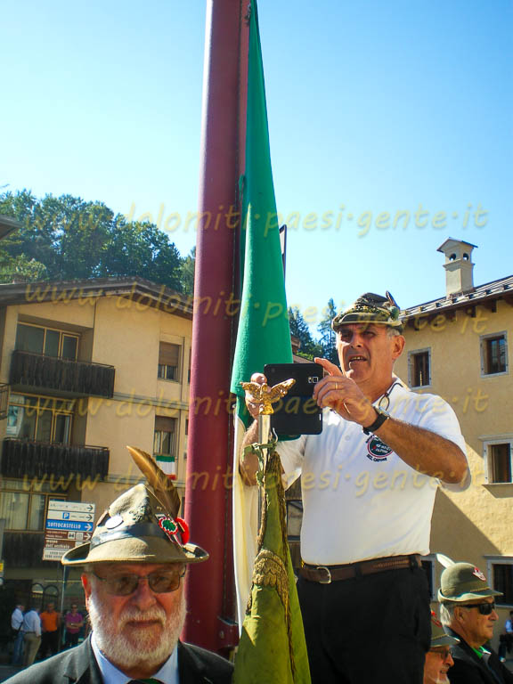 http://www.dolomiti-paesi-gente.it