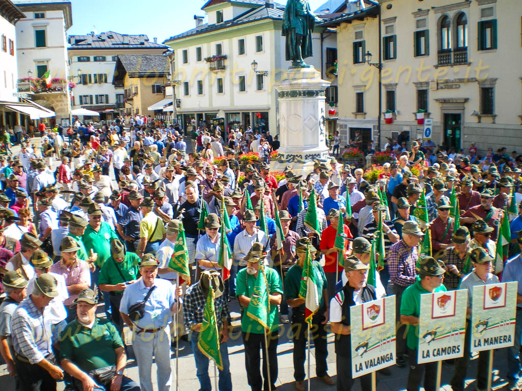 http://www.dolomiti-paesi-gente.it