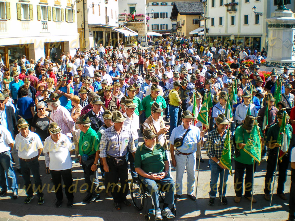 http://www.dolomiti-paesi-gente.it