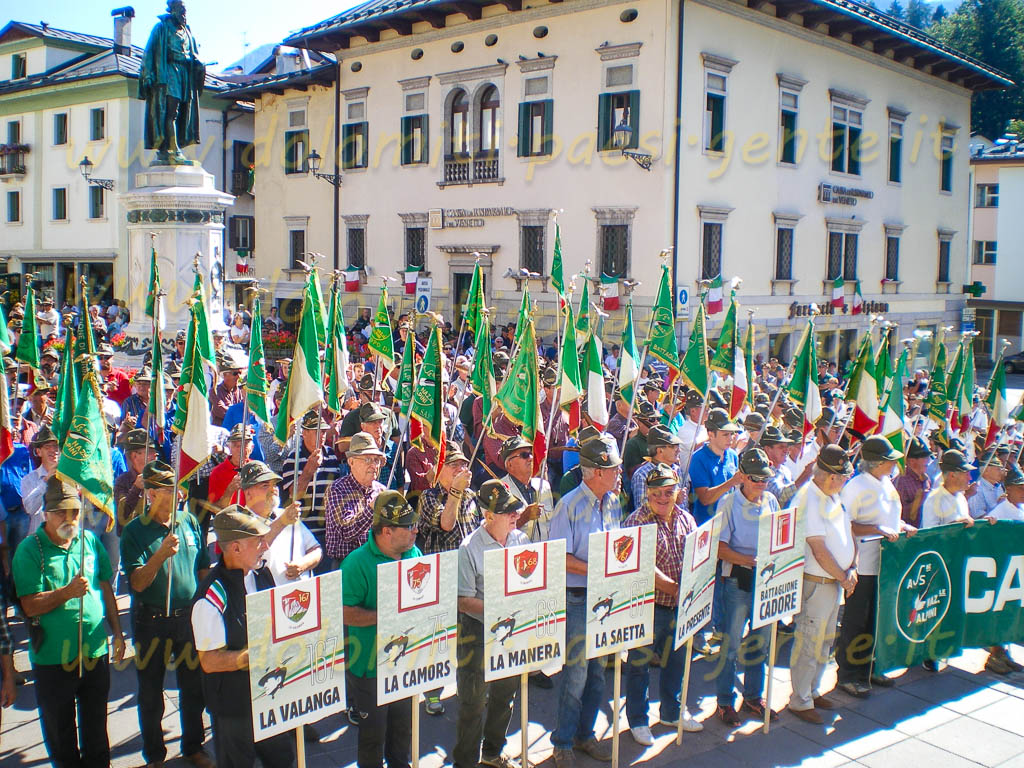 http://www.dolomiti-paesi-gente.it
