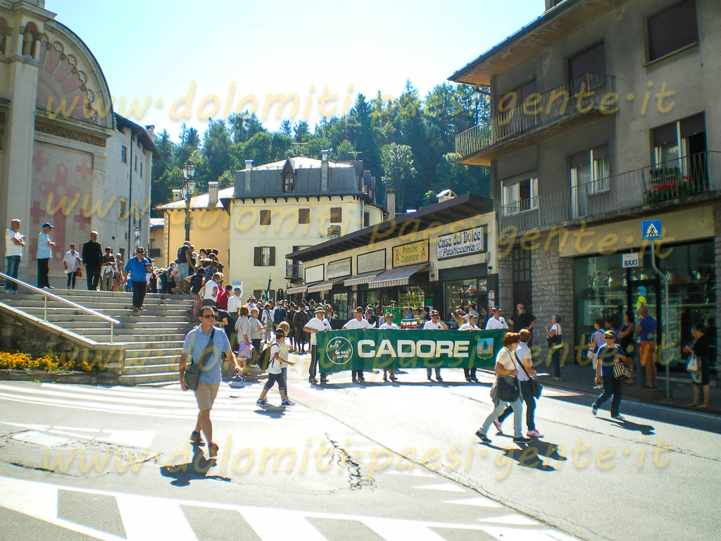 http://www.dolomiti-paesi-gente.it