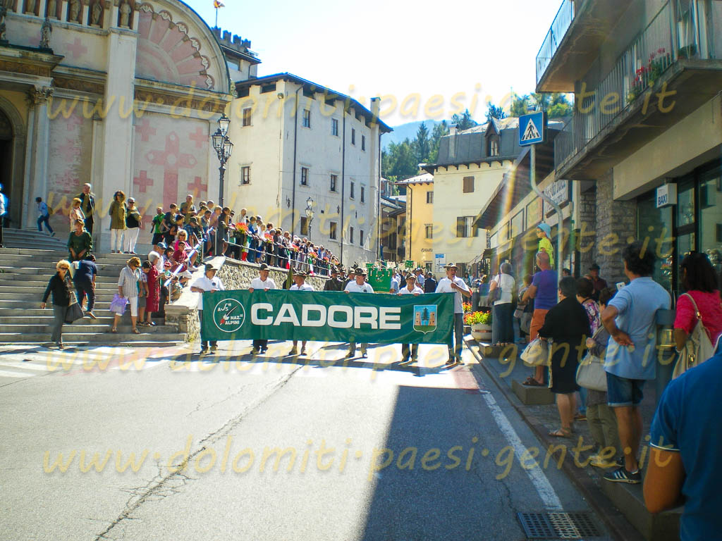 http://www.dolomiti-paesi-gente.it