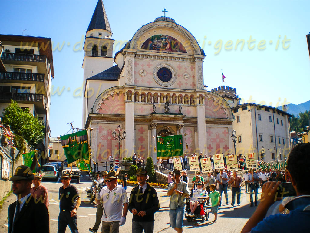 http://www.dolomiti-paesi-gente.it