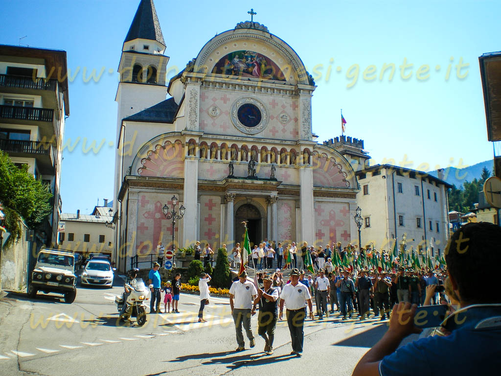http://www.dolomiti-paesi-gente.it