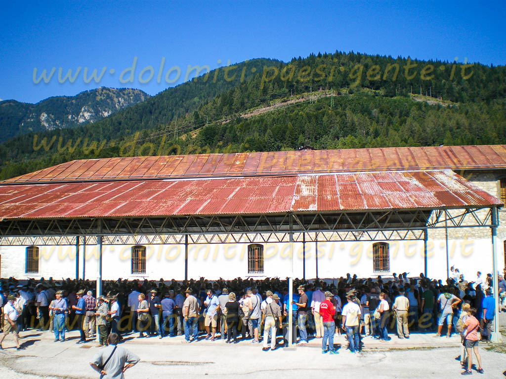 http://www.dolomiti-paesi-gente.it