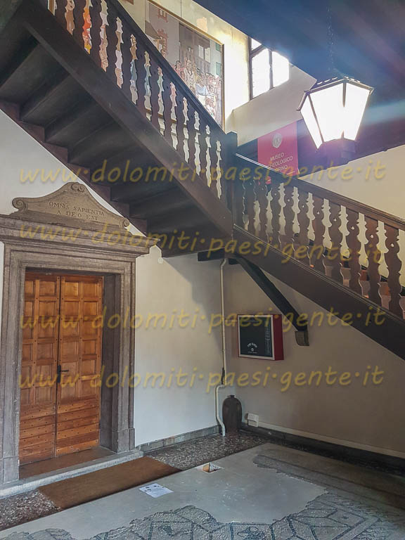 http://www.dolomiti-paesi-gente.it