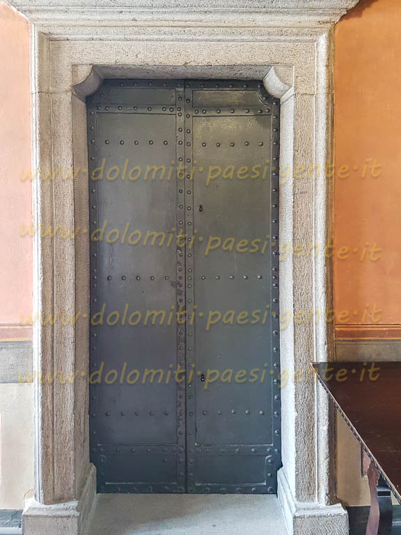 http://www.dolomiti-paesi-gente.it