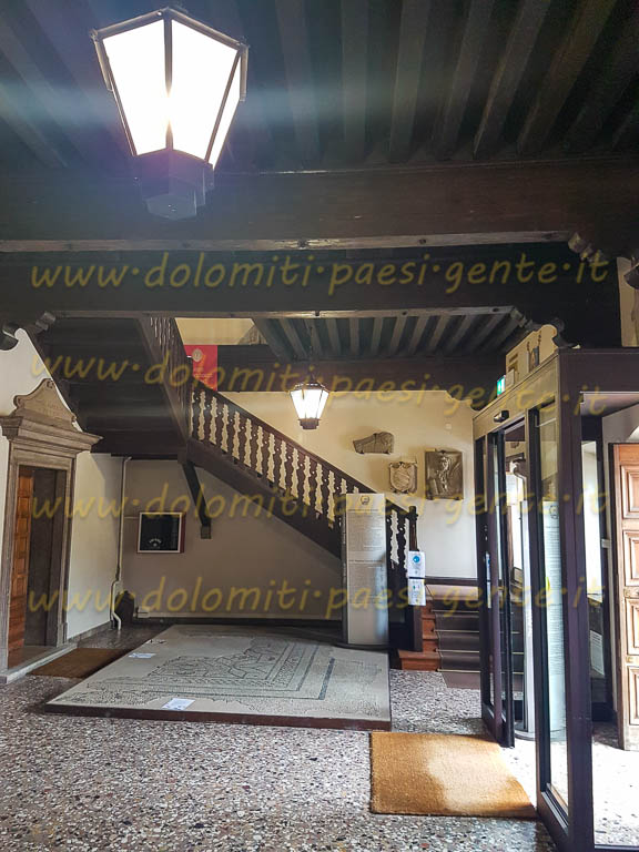 http://www.dolomiti-paesi-gente.it