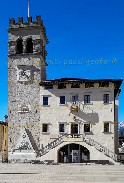 http://www.dolomiti-paesi-gente.it
