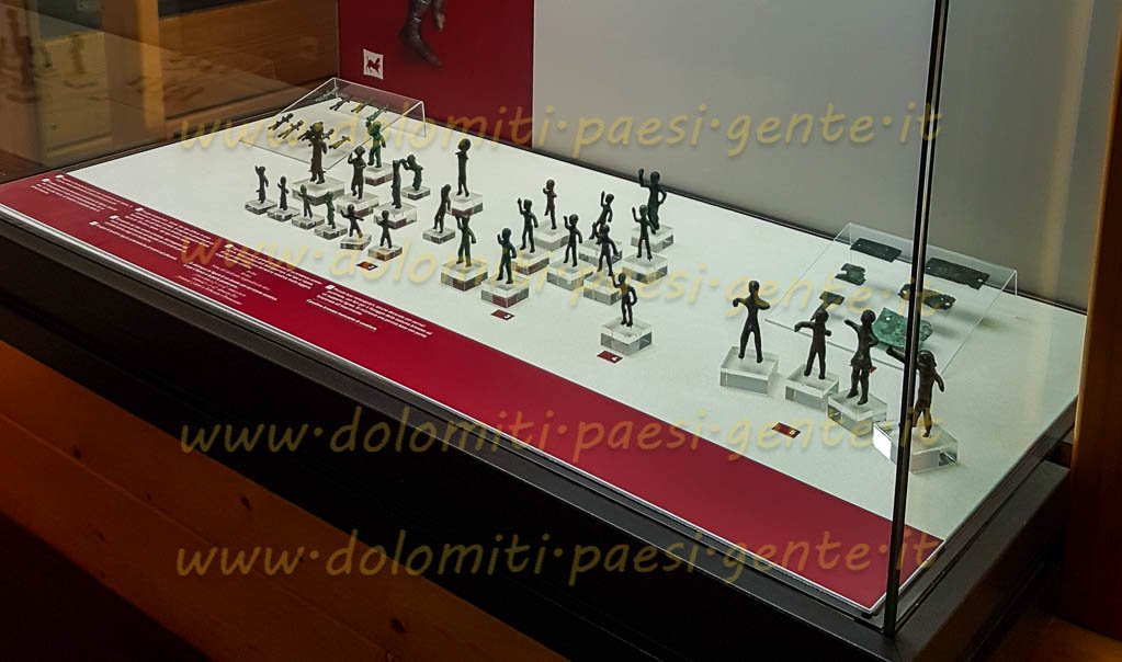 http://www.dolomiti-paesi-gente.it