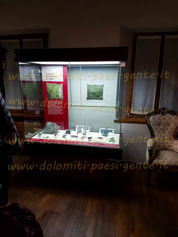 http://www.dolomiti-paesi-gente.it