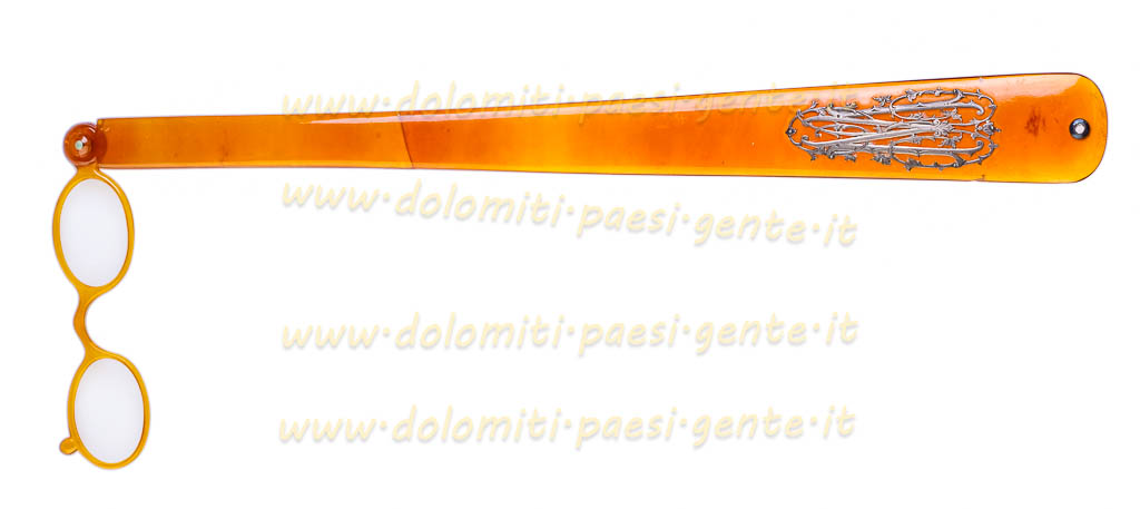 http://www.dolomiti-paesi-gente.it