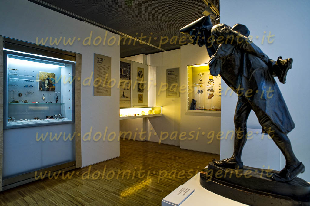 http://www.dolomiti-paesi-gente.it