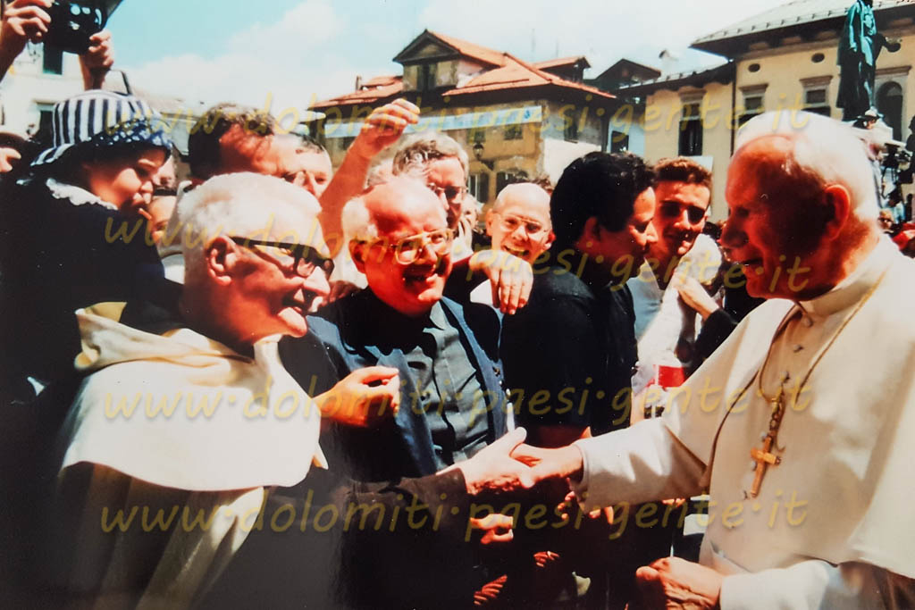http://www.dolomiti-paesi-gente.it