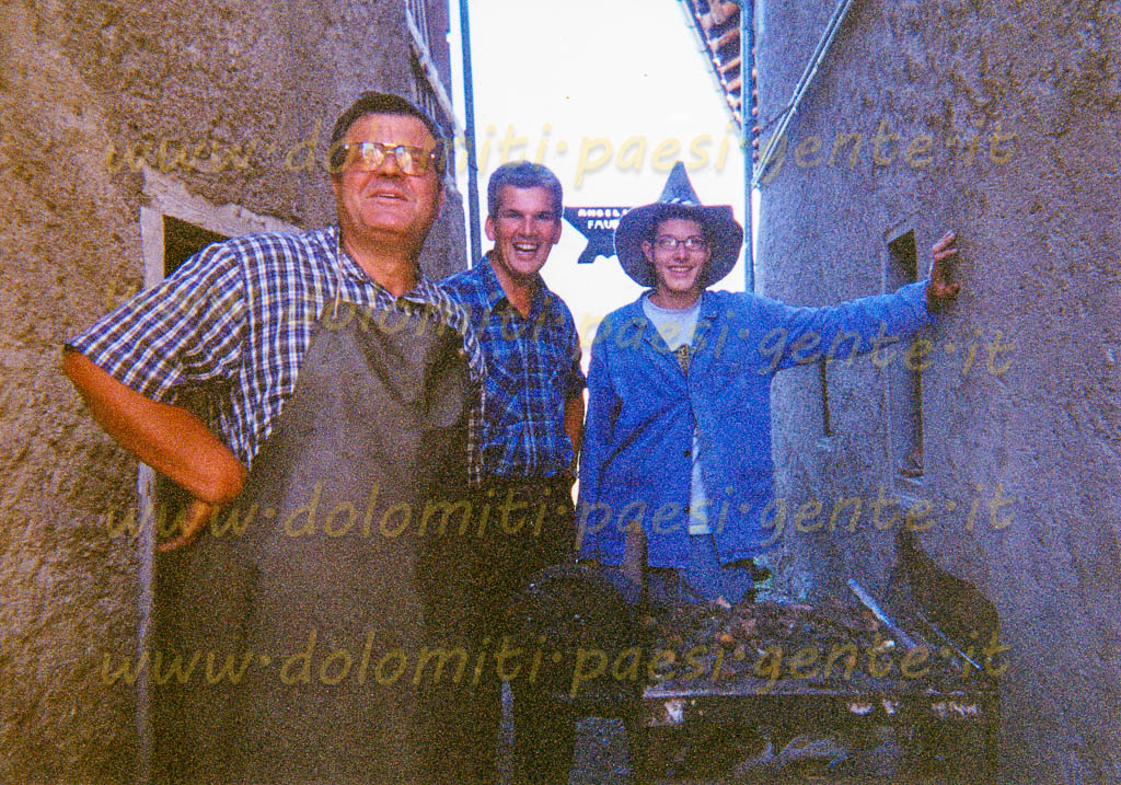 http://www.dolomiti-paesi-gente.it