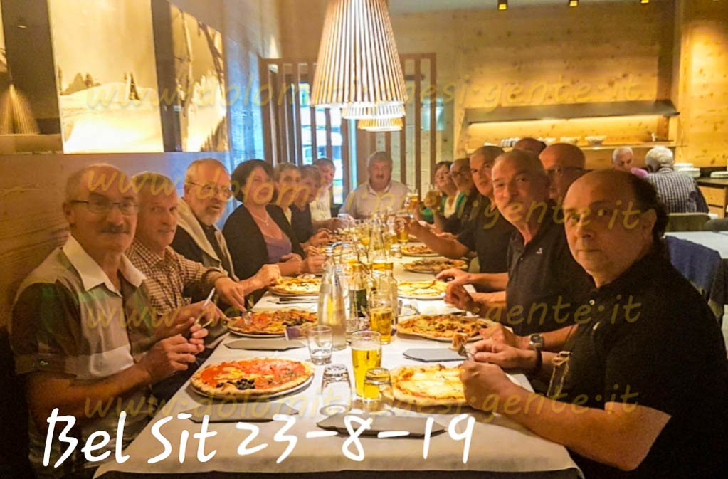 http://www.dolomiti-paesi-gente.it