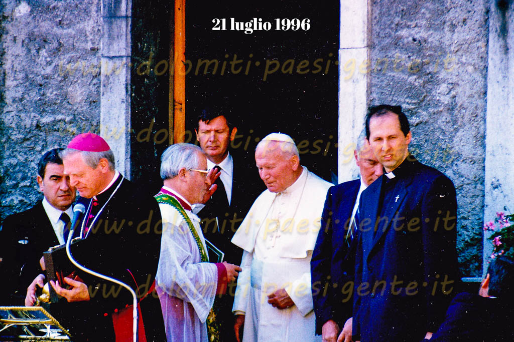 http://www.dolomiti-paesi-gente.it