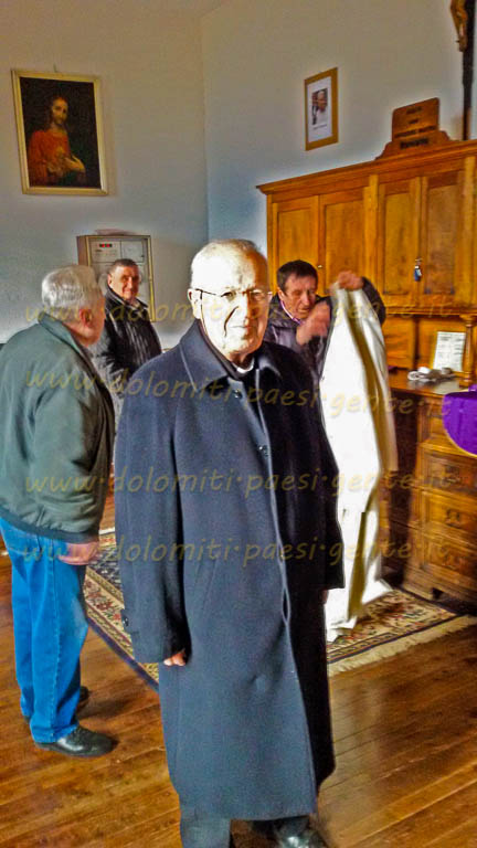 http://www.dolomiti-paesi-gente.it